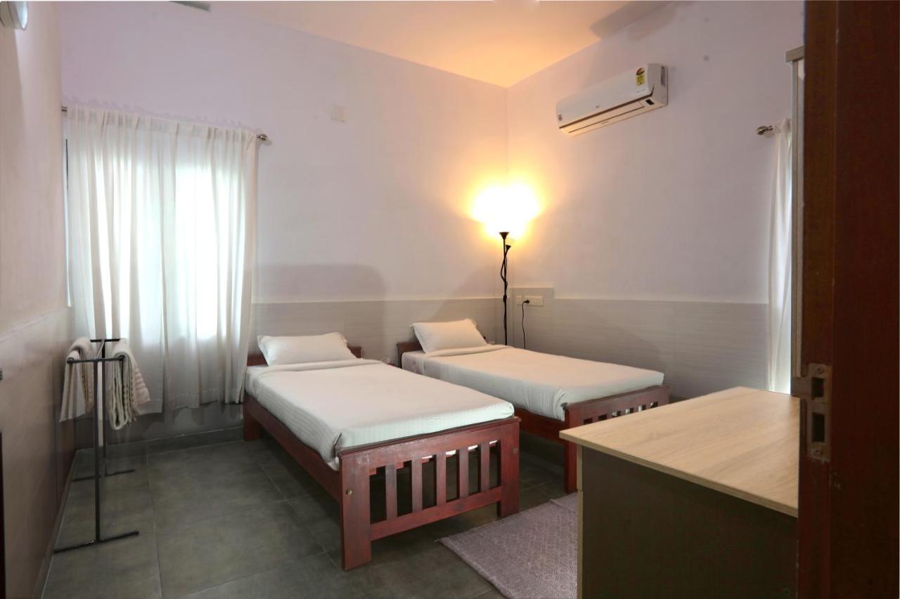 Monsoon Apartments كانور المظهر الخارجي الصورة