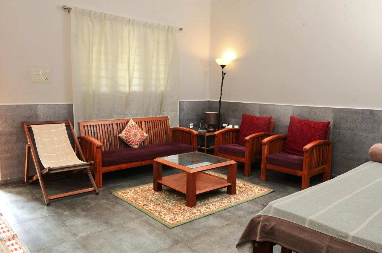 Monsoon Apartments كانور المظهر الخارجي الصورة
