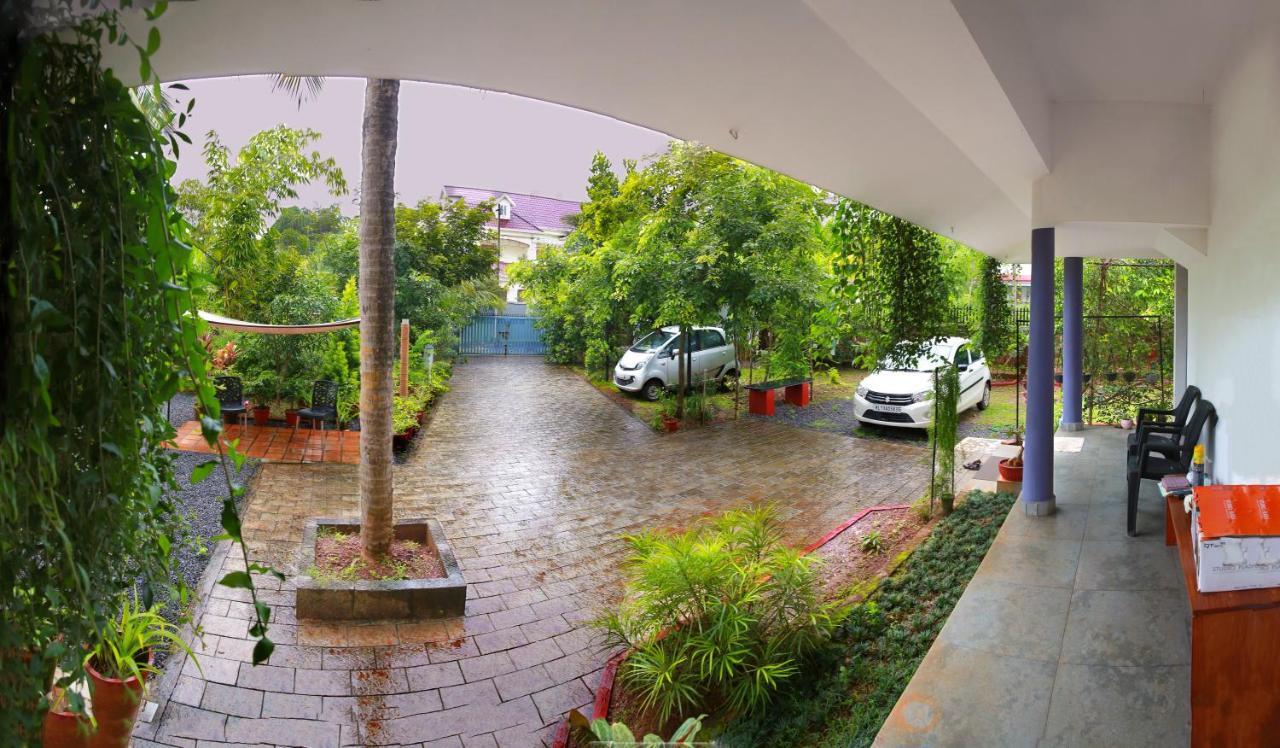 Monsoon Apartments كانور المظهر الخارجي الصورة