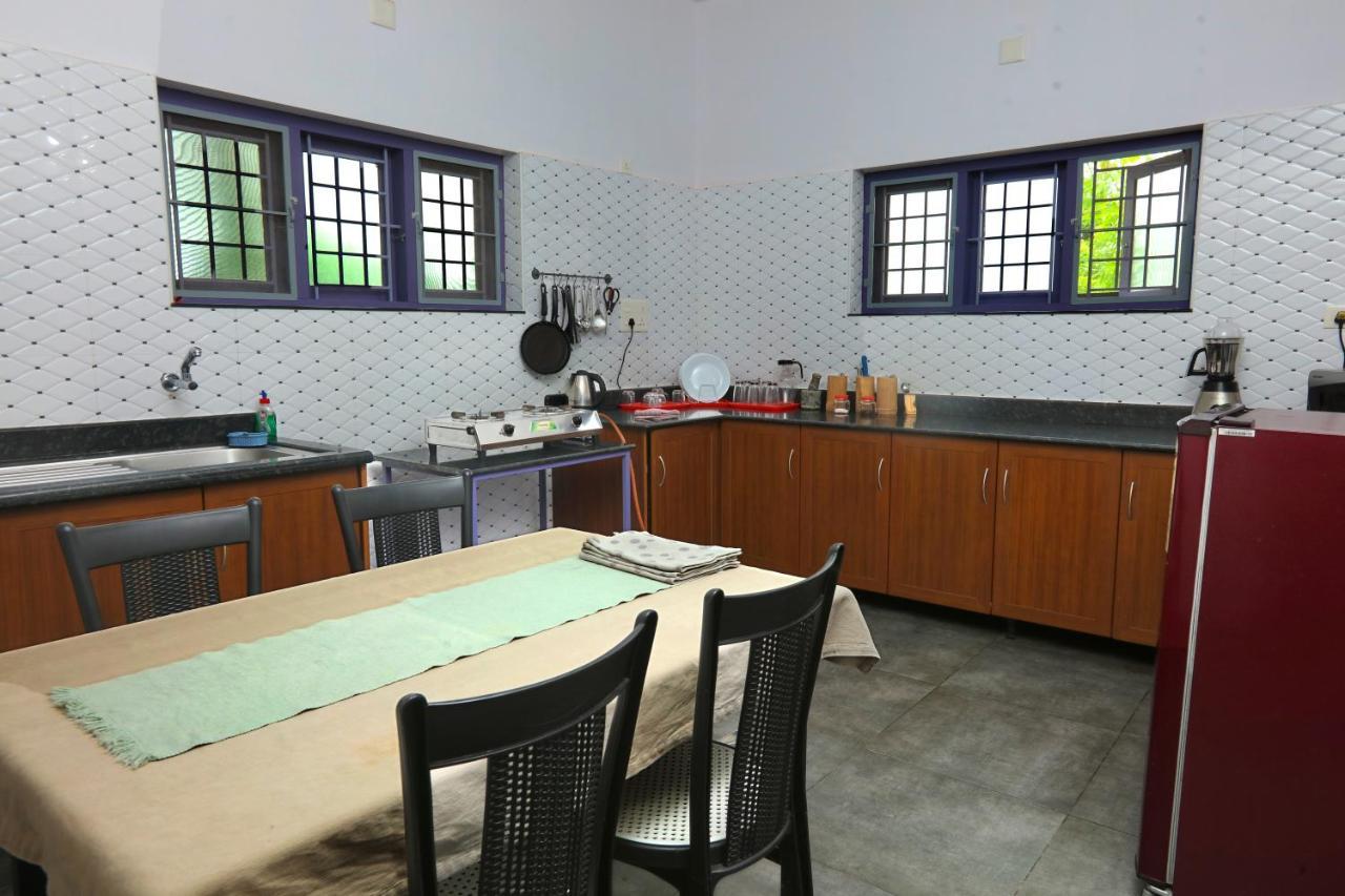 Monsoon Apartments كانور المظهر الخارجي الصورة