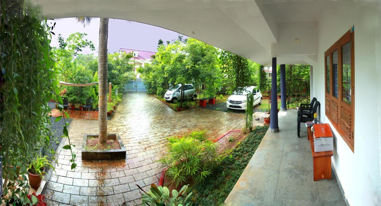Monsoon Apartments كانور المظهر الخارجي الصورة